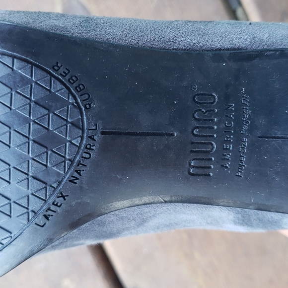 MUNRO Suede Mary Jane Pump Gray sz 7 Women's Retro Heels - Picture 8 of 9